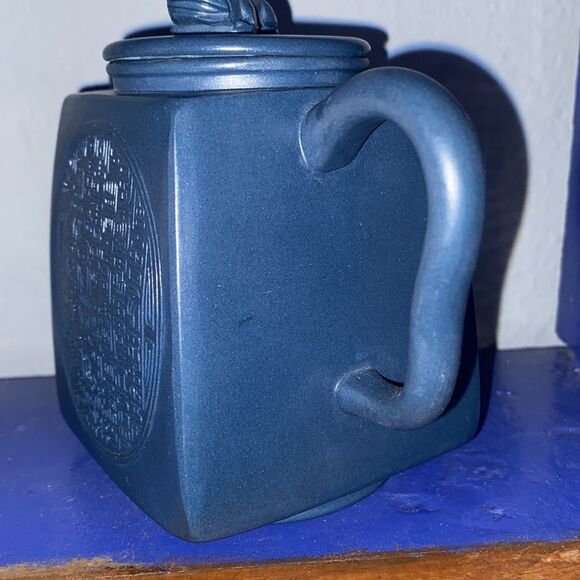 Antique/Vintage Chinese Handmade Yixing Zisha Clay Teapot With Artistic Accent - Picture 4 of 8